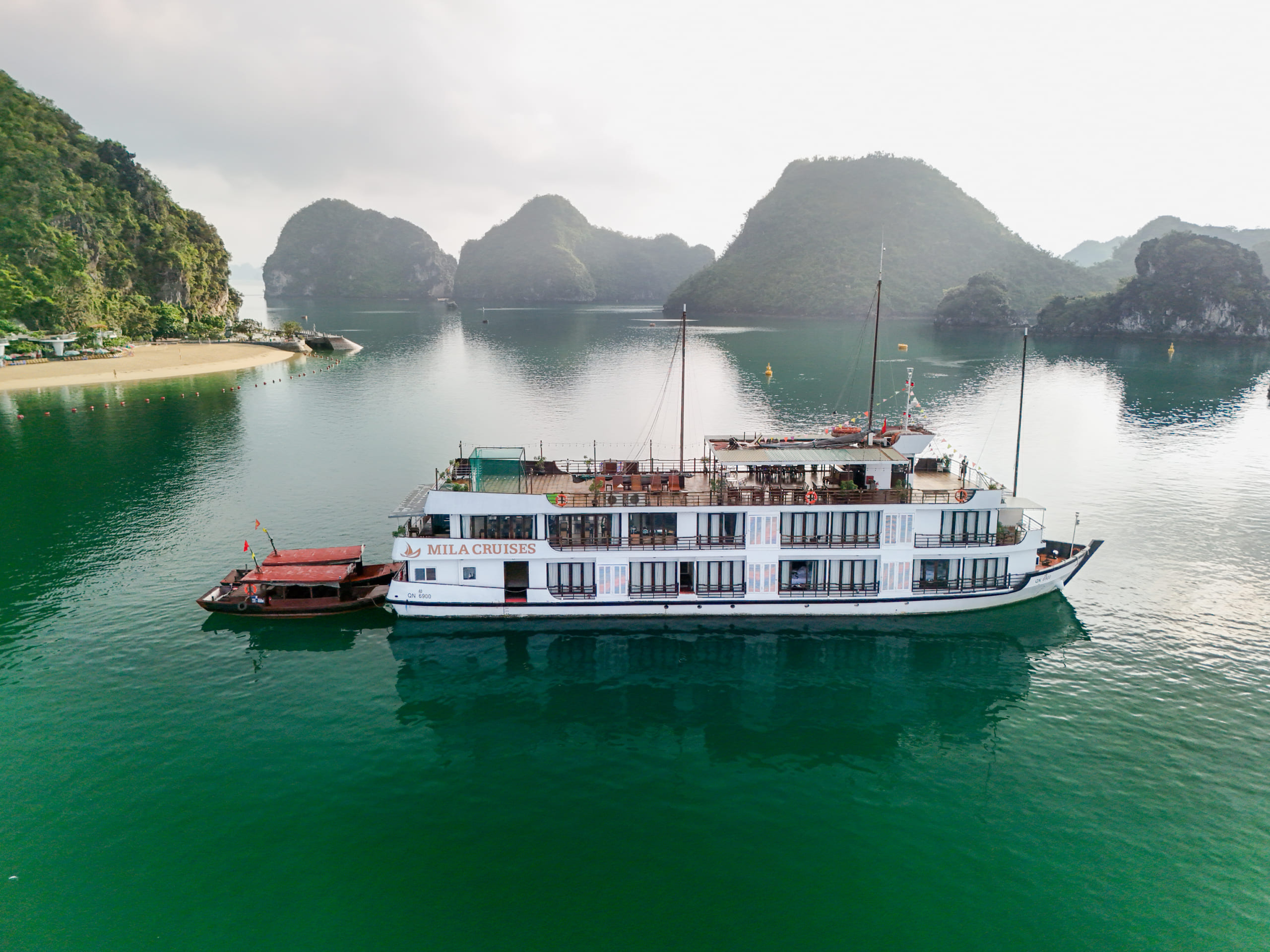 Top 10 Things to Know Before Booking a Halong Bay Cruise