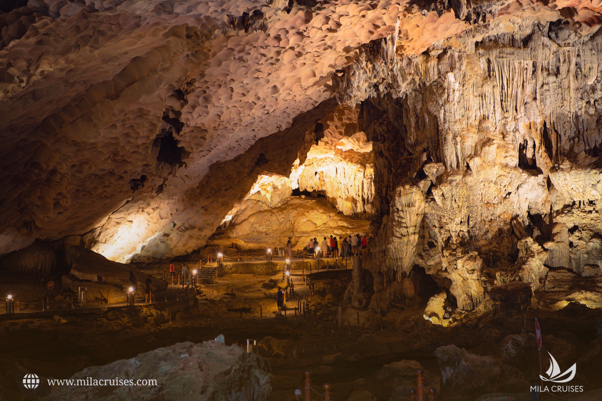 Hang Sửng Sốt – A Must-See Cave on Halong Bay Cruises